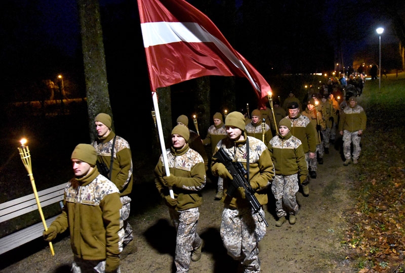 Lāčplēša dienu svin Garozas muižas parkā