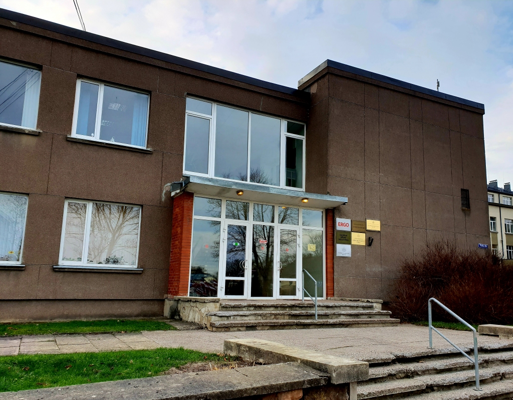 Bauskas bibliotēkas pārcelšanai uz citām telpām pašvaldība lūgs ēku Finanšu ministrijai