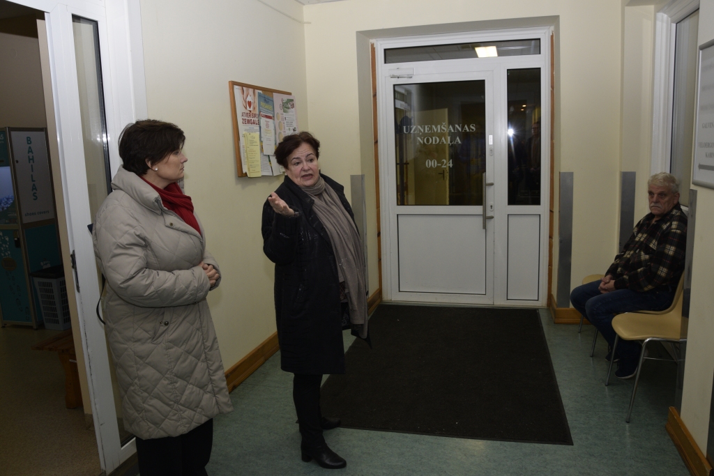 Veselības ministre