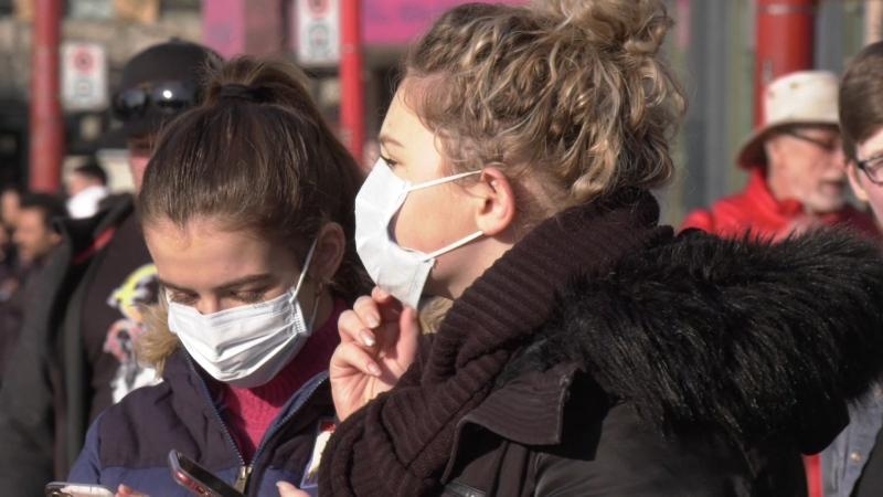 Ķīnieši novadu aptiekās izpērk sejas aizsargmaskas