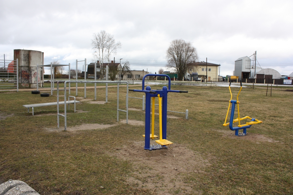 Turpina pilnveidot Rītausmu parku