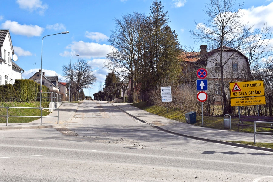 Pārtrauks līgumu ar Pilskalna ielas būvnieku