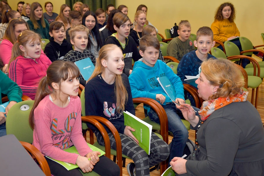 Pārceļ uz 2021. gada vasaru