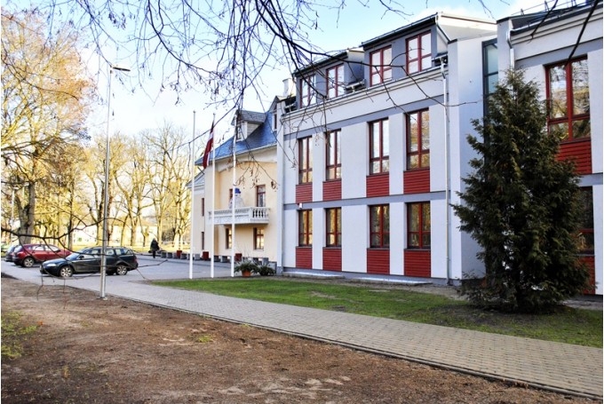 Attālināto mācību laikā neatceļ līdzmaksājumu par mācībām Iecavas Mūzikas un mākslas skolā