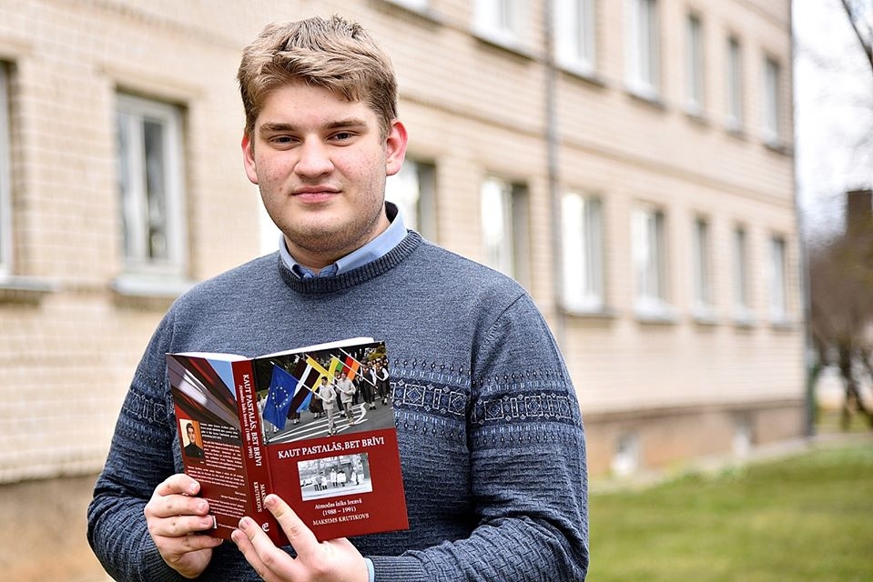 Iecavā rīko grāmatas «Kaut pastalās, bet brīvi» atvēršanas svētkus