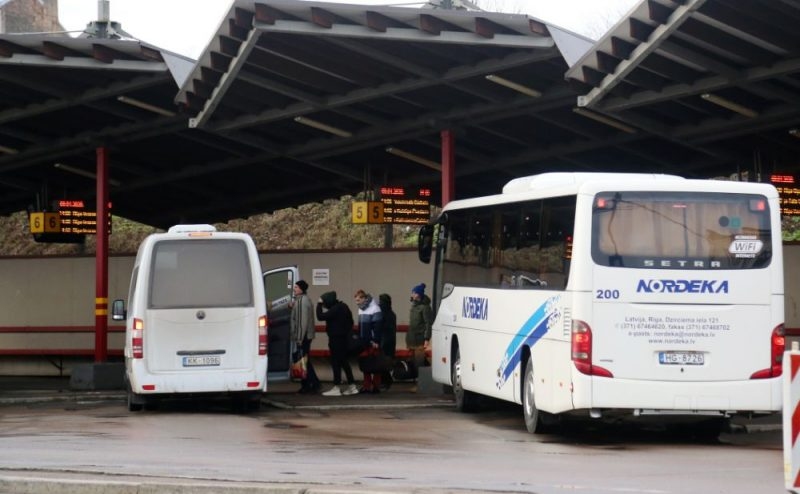 Reģionālajos autobusu pārvadājumos konkursa uzvarētāji pakalpojumu sāks nodrošināt vēlāk, nekā iepriekš plānots