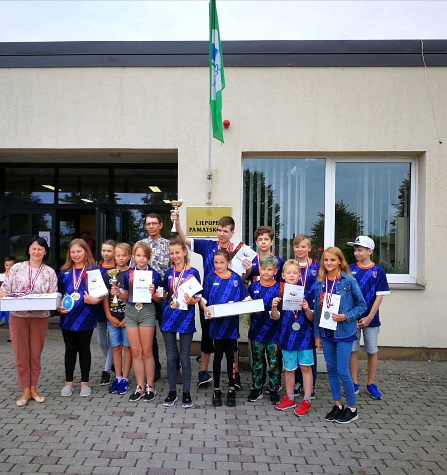 Dambretisti izcīna medaļas