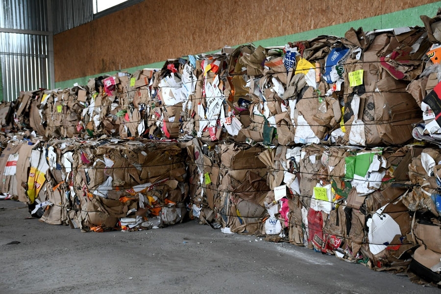SIA «Eco Baltia vide» izveidojis otrreizējo izejvielu šķirošanas centru Bauskā; atkritumu rūpnīcu te nebūvēs