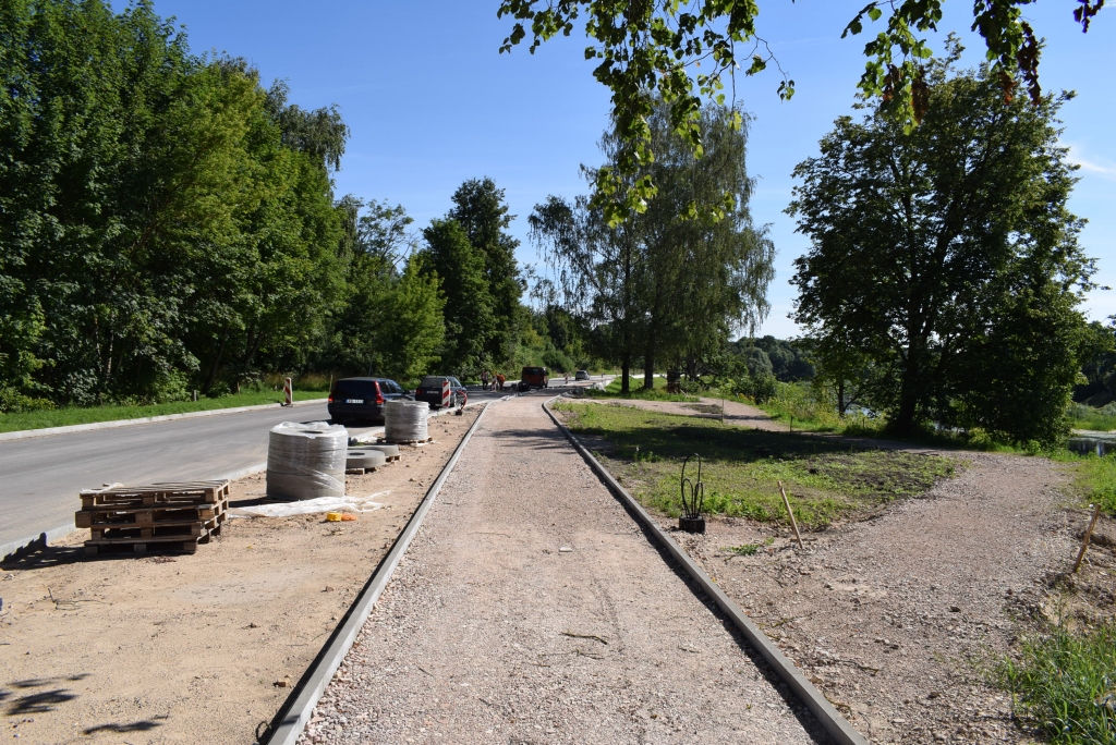 Intensīvi turpinās Mēmeles ielas remonts Bauskā