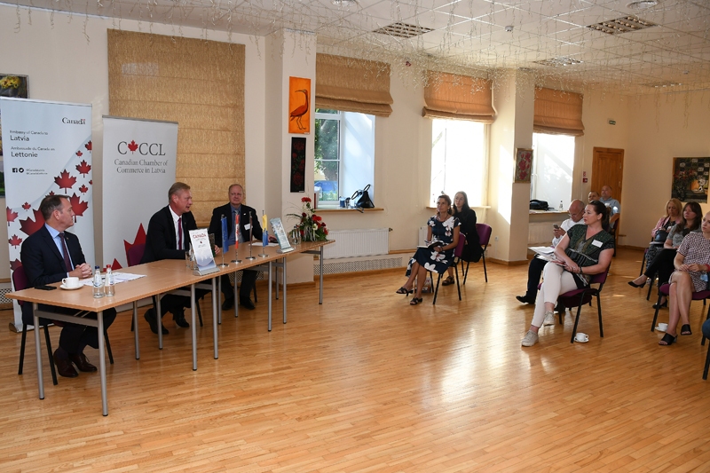 Iecavniekus iepazīstina ar Kanādu un sadarbības iespējām