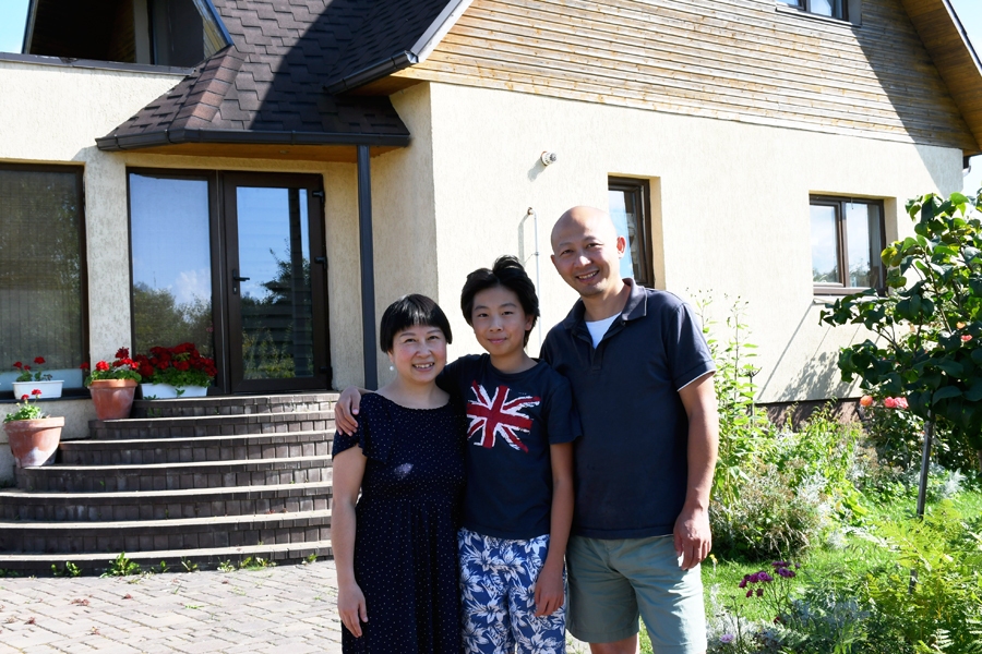 Ķīniešu Jangu ģimene aktīvi iesaistās vietējā sabiedriskajā dzīvē