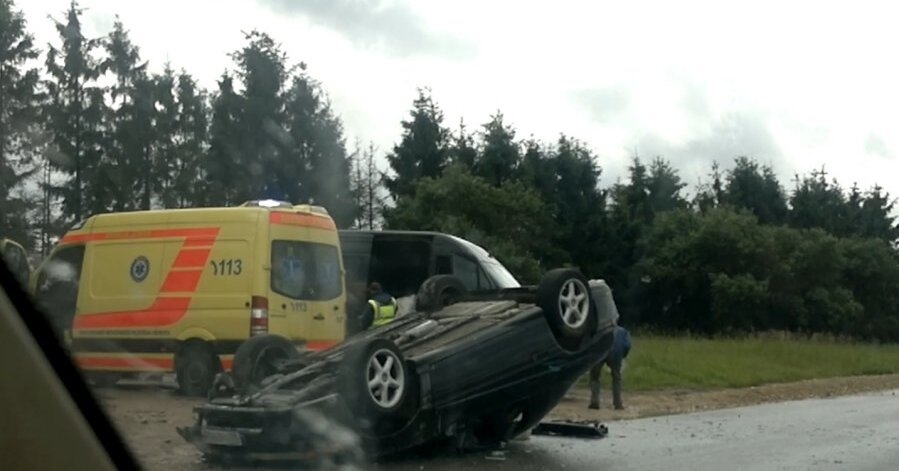 Visvairāk ceļu satiksmes negadījumu notiek Pierīgā un uz Bauskas šosejas; sāk satiksmes drošības kampaņu pret pārgalvīgu apdzīšanu