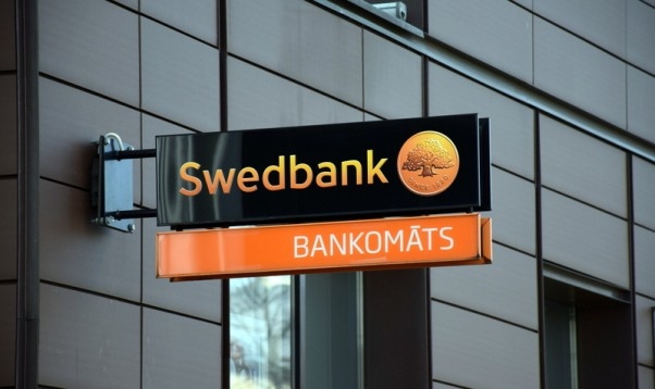 «Swedbank» sāk dzēst klientiem iepriekšējās krīzes hipotekāro kredītu parādus