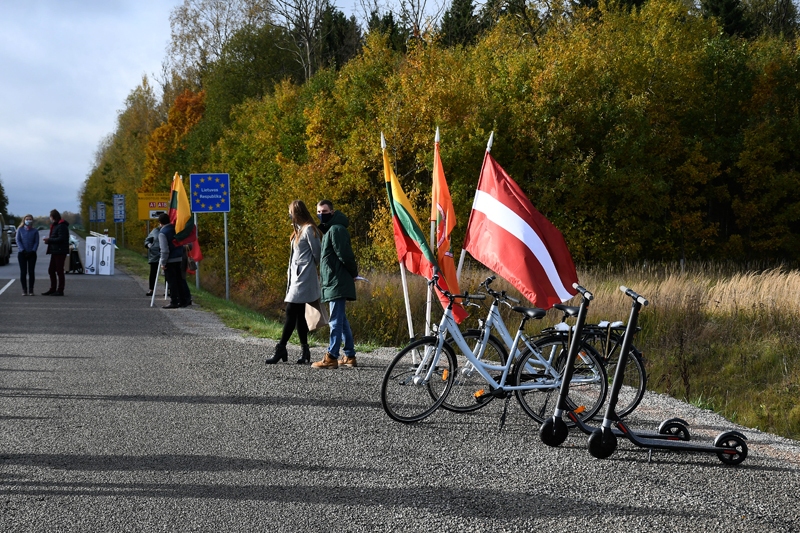 FOTO: Ādžūnos tiekas Latvijas un Lietuvas pierobežas apceļotāji