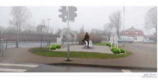 Deputāti Iecavā spriež par sabiedrības iniciatīvām – vides objektu «Piemineklis skolotājam» un parka attīstību