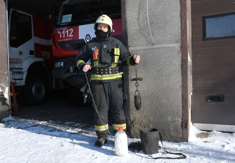 Aizvien vairāk ir izsaukumu, lai dzēstu degošus sodrējus skursteņos