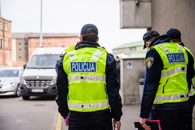 Bauskas policisti konstatē 17 pārkāpumus, pārbaudot 67 tirdzniecības vietas