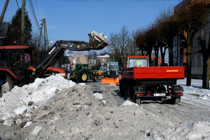 Gaidāmo atkusni Bauskā izmantos sniega krāvumu līdzināšanai
