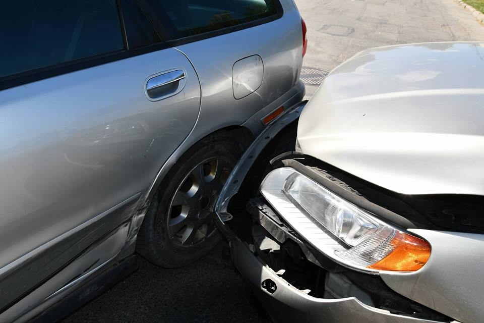 Sabojā automobili Bauskā