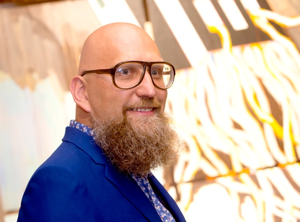 Bauskas kultūras centrā saruna ar mākslinieku un Saeimas deputātu Aigaru Bikši