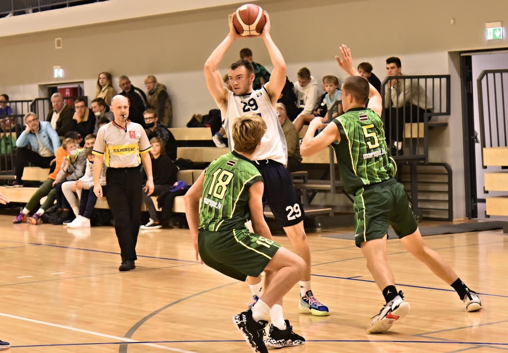 FOTO: «Bauskas BJSS» un «Mārupes SC» basketbola spēle