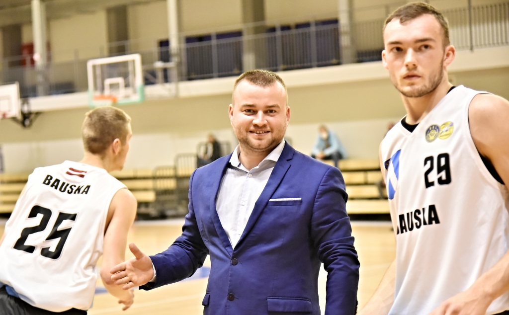 FOTO: Bauskas basketbolisti turpina saglabāt pirmo vietu Rietumu grupā