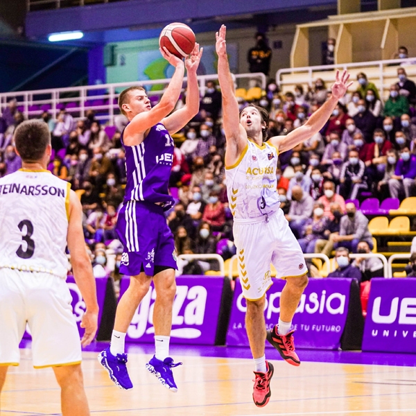 Dažādi panākumi basketbolā