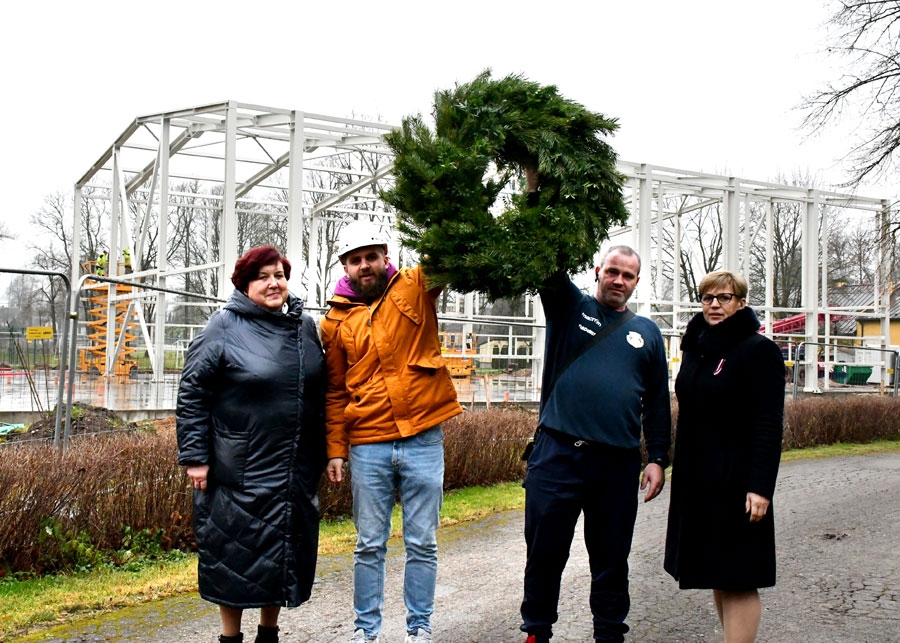 Topošajai sporta hallei Skaistkalnē – spāru svētki