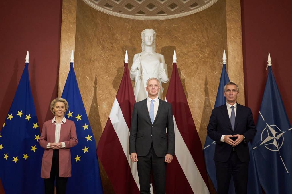 FOTO: EK priekšsēdētāja: Latvijai ir garantēts ES atbalsts cīņā pret Baltkrievijas izvērsto hibrīduzbrukumu