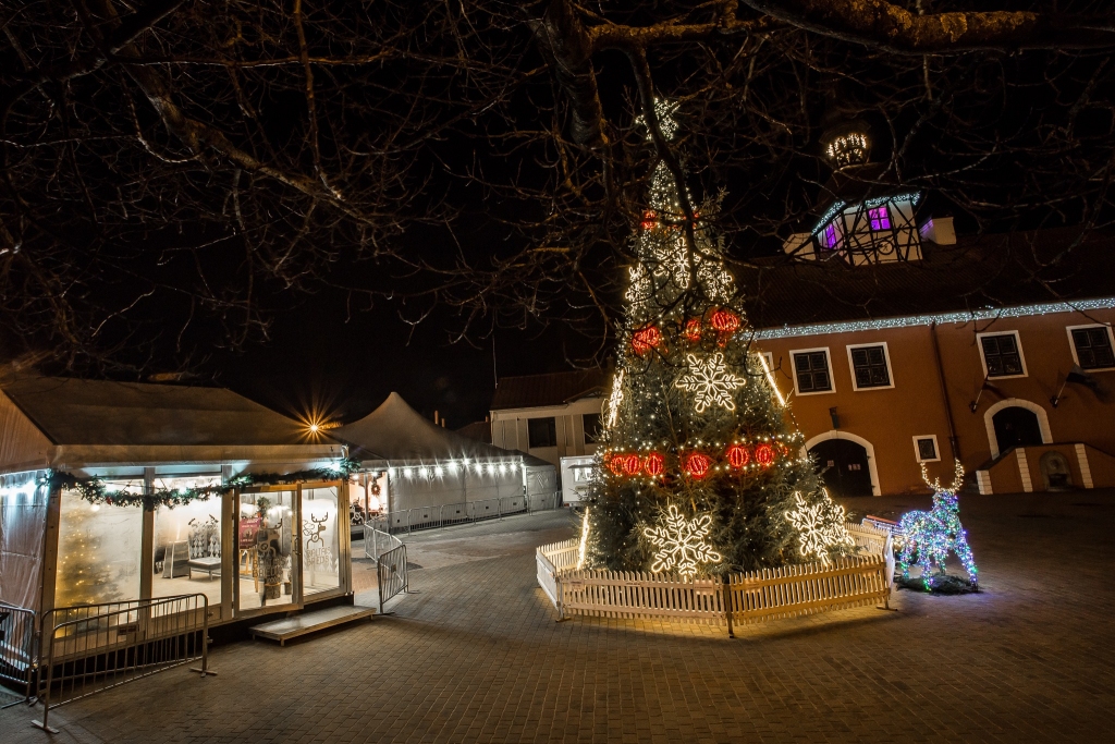 Ziemassvētku tirdziņa Bauskas Rātslaukumā šogad nebūs